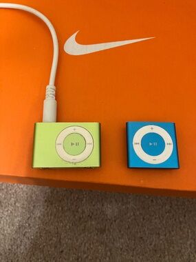 Apple iPod Nano Shuffle Mini Blue/Green Tested Working Bundle 4th&2nd Generation